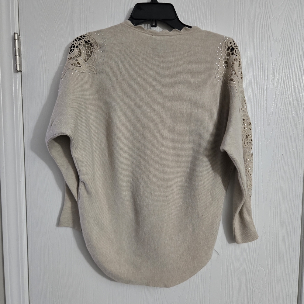 Women's Cream Sweater with Lace Details - Picture 5 of 6